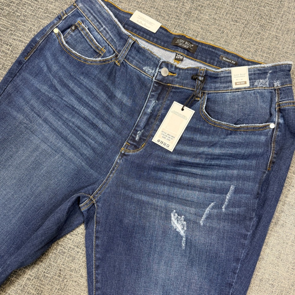 Judy Blue Jeans 20W Mid Rise Skinny Distressed Frayed Hem Dark Wash NWT